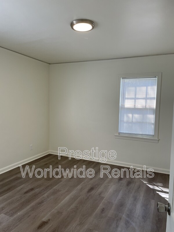 Building Photo - 2416 Heard St