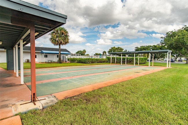 Building Photo - 7255 NW 8th Ct