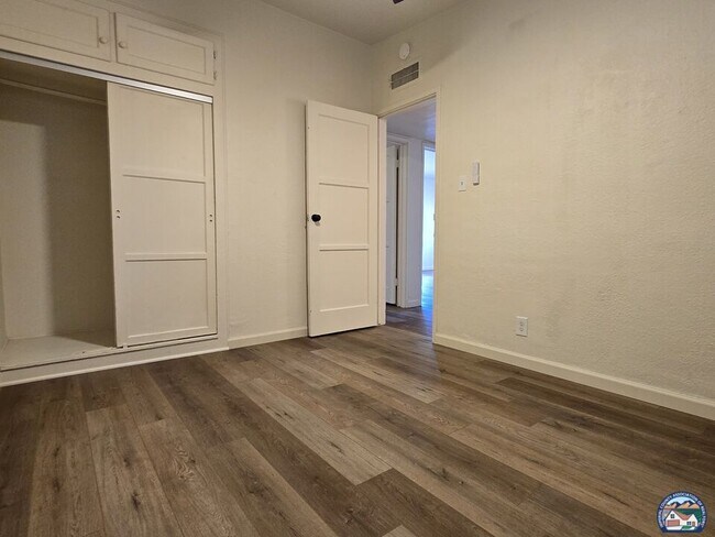 Building Photo - 1465 Hamilton Ave