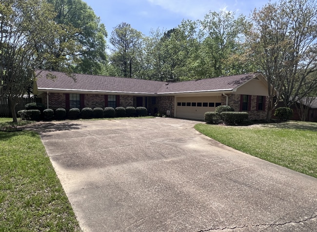 Primary Photo - 103 Cherokee Dr