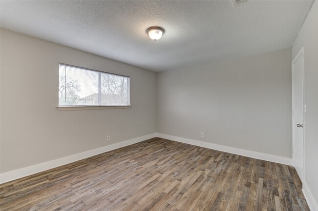 Building Photo - 6603 Narcissus St