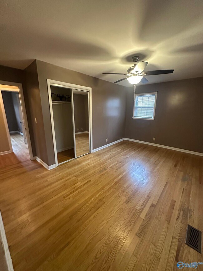 Building Photo - 3319 Barton Ave NW