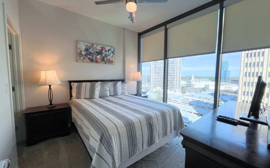 Building Photo - 3380 Peachtree Rd NE