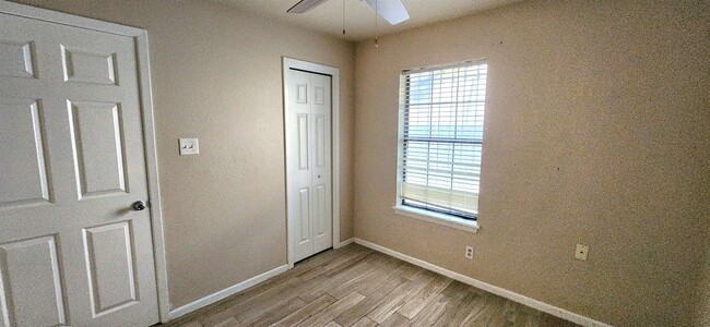 Building Photo - 5805 Gale Ct