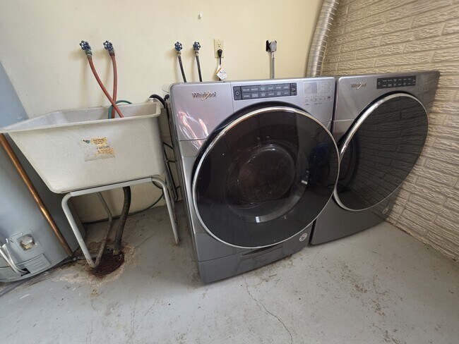 Building Photo - 3835 Lost Valley Rd SE