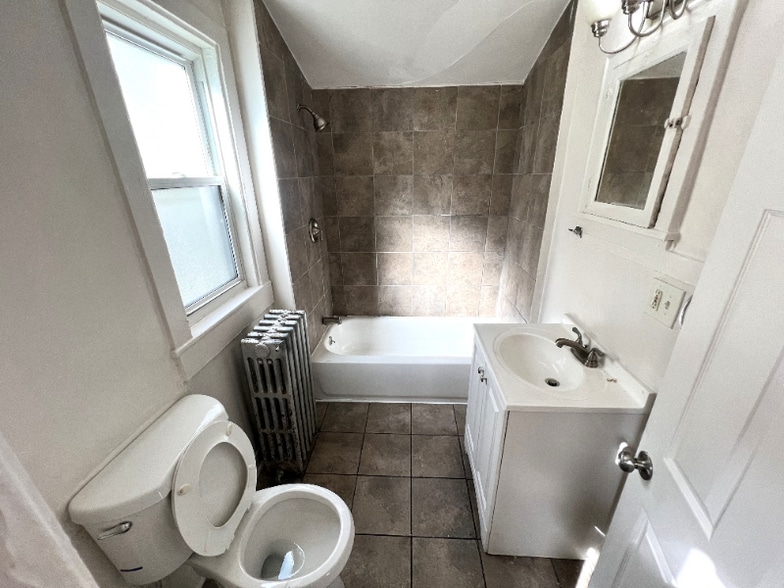 Building Photo - 5248 S Wells St