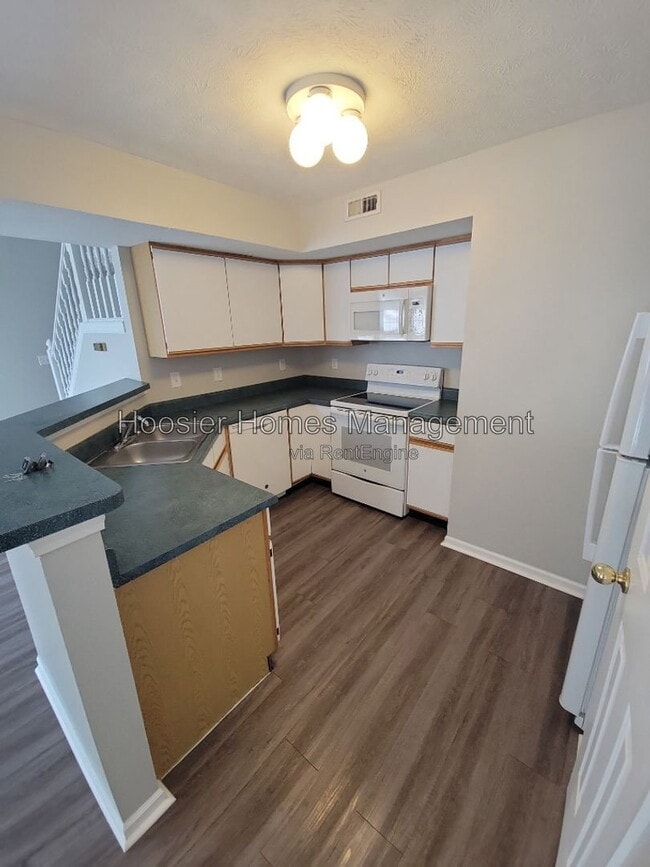 Building Photo - 1563 Brookfield Cir