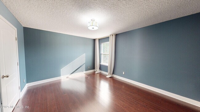 Building Photo - 2588 Cody Dr