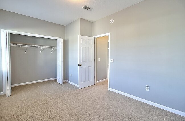 Building Photo - 127 Davila St