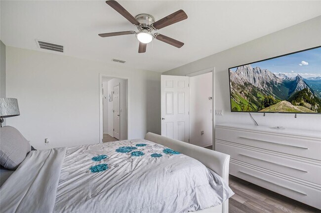 Building Photo - 520 Pheasant Dr