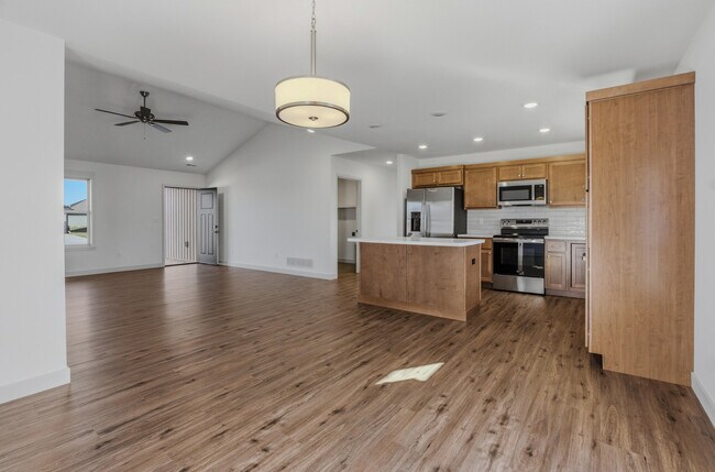 Building Photo - 3324 Naples Dr