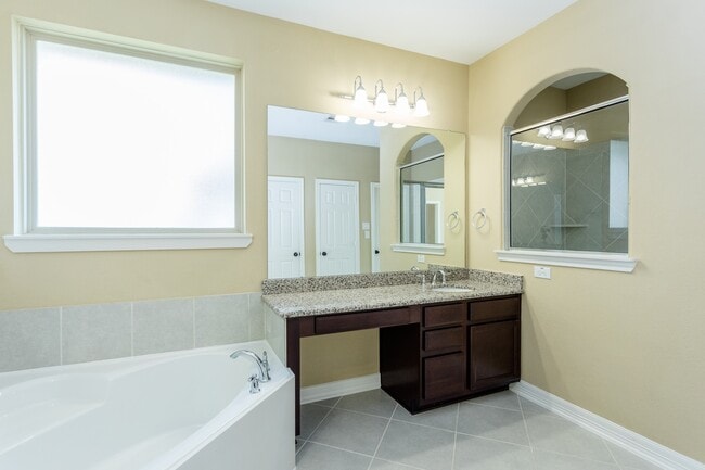 Building Photo - 7810 Deep Green Dr