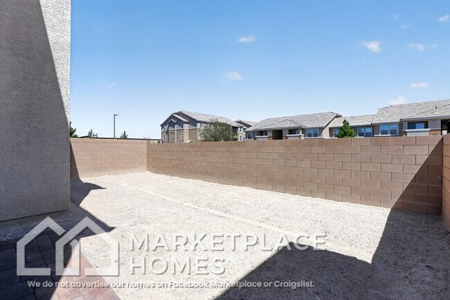 Building Photo - 2650 Marlette Ave