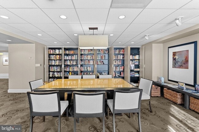Building Photo - 4601 N Park Ave