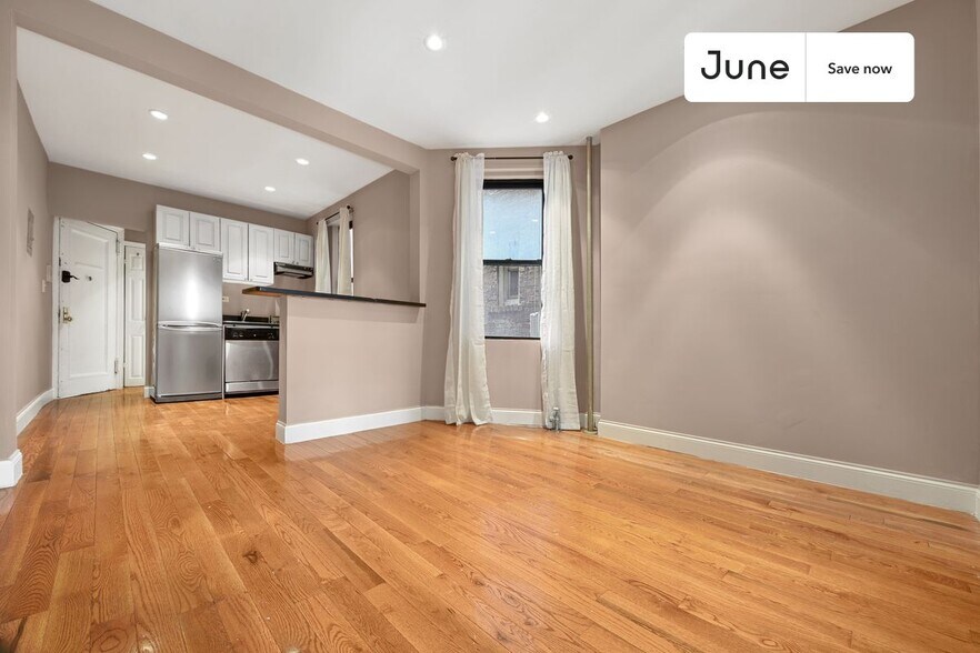 Building Photo - 715 E 5th St