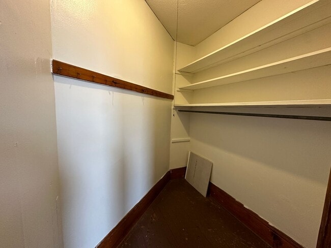 Building Photo - Large Apartment- HOMER,MI