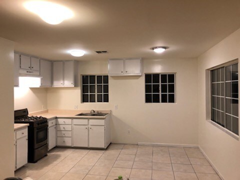 Building Photo - 4932 S Slauson Ave