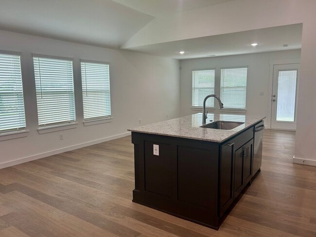 Building Photo - Great floorplan on a corner lot!