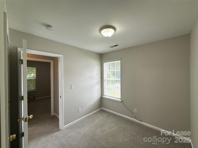 Building Photo - 5522 Stone Bluff Ct