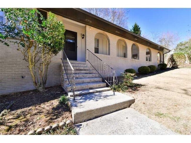 Building Photo - 3958 Plumcrest Cir SE