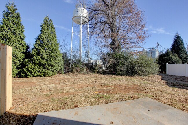 Building Photo - 102 Rosenwald St