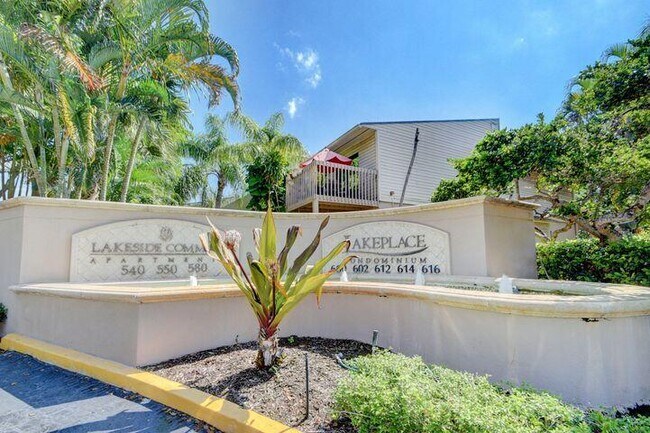 Building Photo - 612 Executive Center Dr