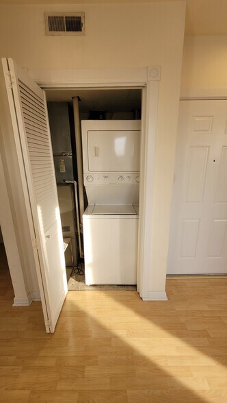 laundry / HVAC closet - 1248 Federal St