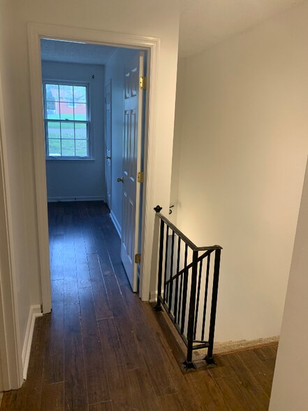 Building Photo - 208 Blue Ridge Dr