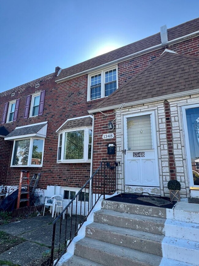 Building Photo - Stunning 3-Bedroom Townhome with Garage in Brookhaven! Available NOW!