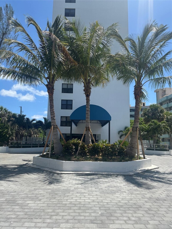 Building Photo - 1500 N Ocean Blvd