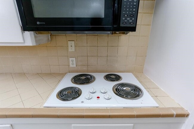 Building Photo - 6630 Neff St