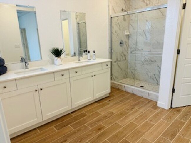 Building Photo - $2,650 Plum Tree 3 Bd + flex Home, Solar Panels & Battery, NEW Build - Clovis & Shepherd Ave.