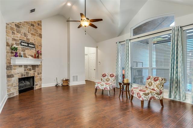Building Photo - 8113 Greenwood Dr