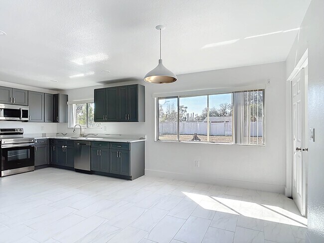 Building Photo - 4487 Pocatella Ave