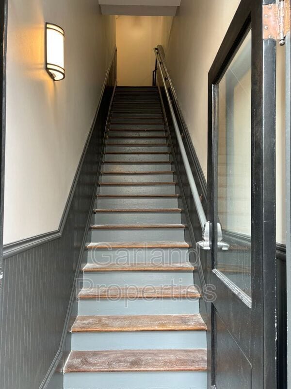 Building Photo - 73 W Main St