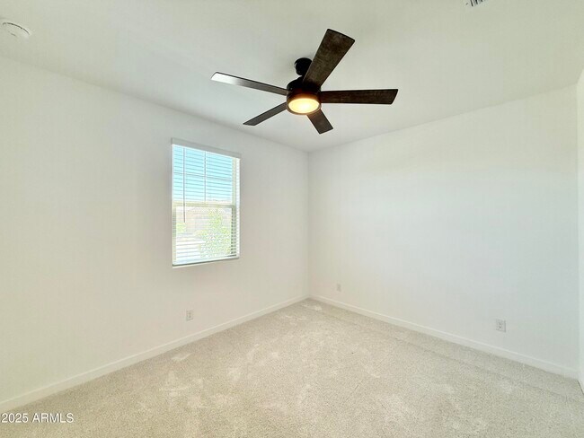 Building Photo - 3266 E Wild Dr