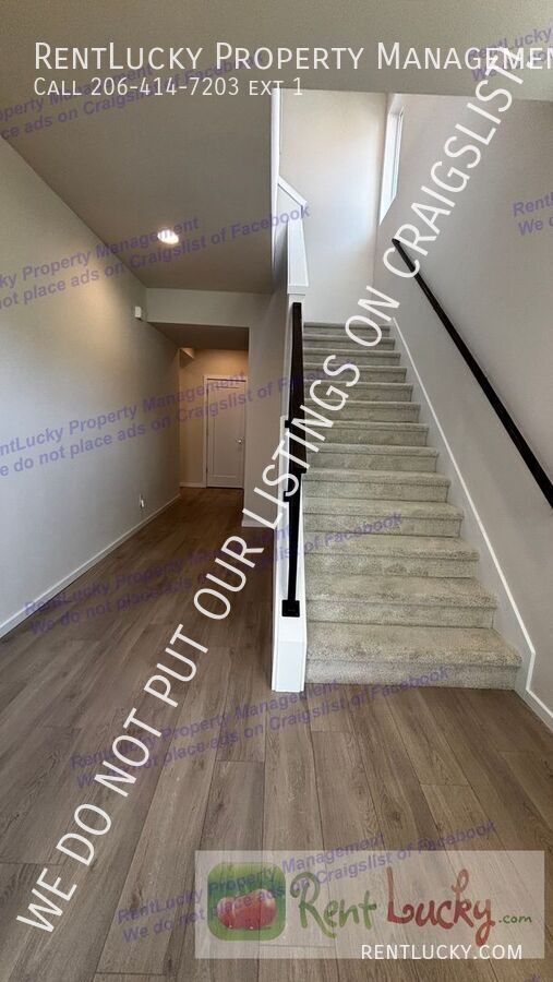Building Photo - 16306 27th St Ct E