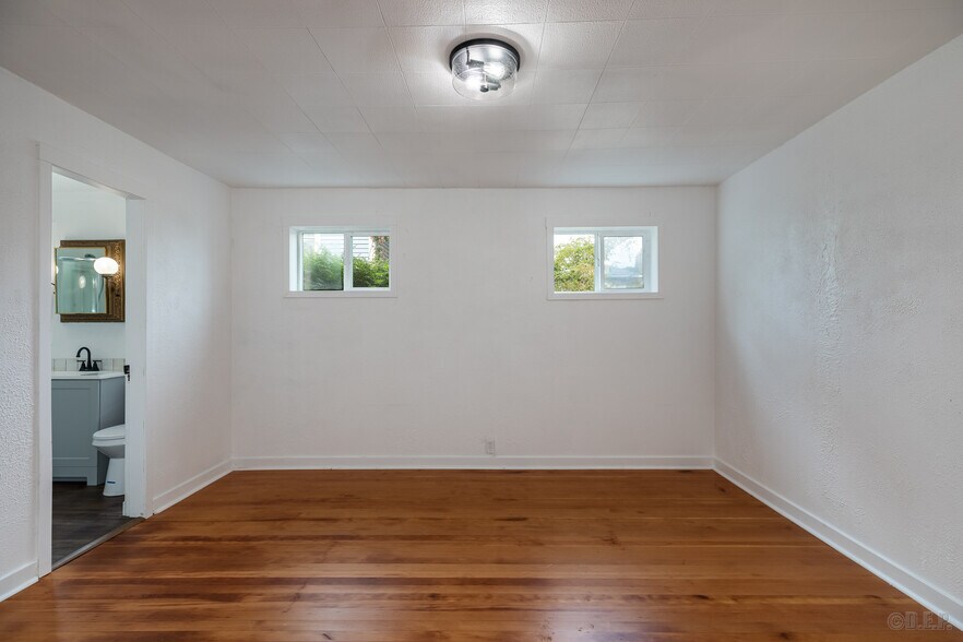 Building Photo - 410 W C St