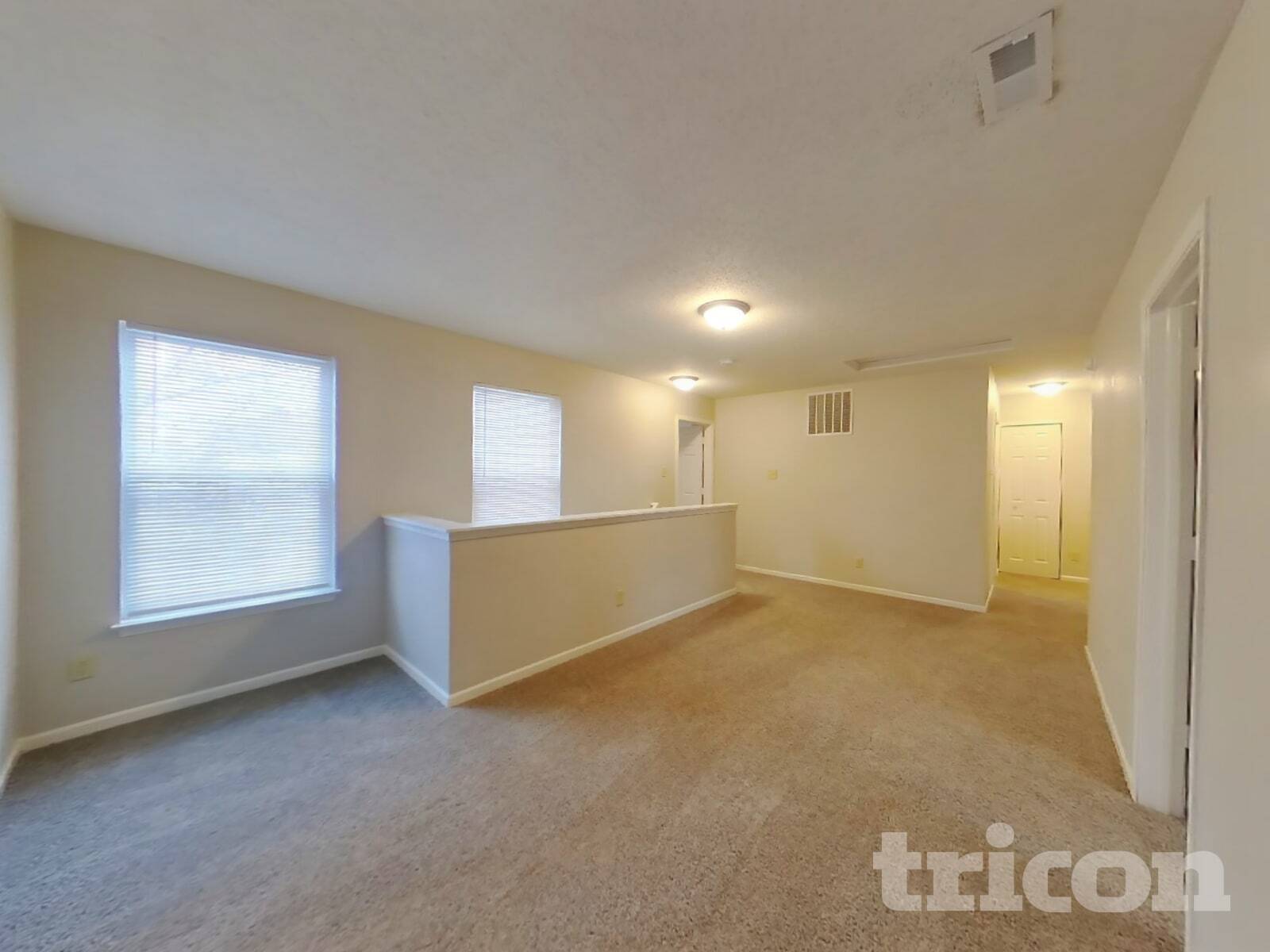 Building Photo - 10892 Woods Dr