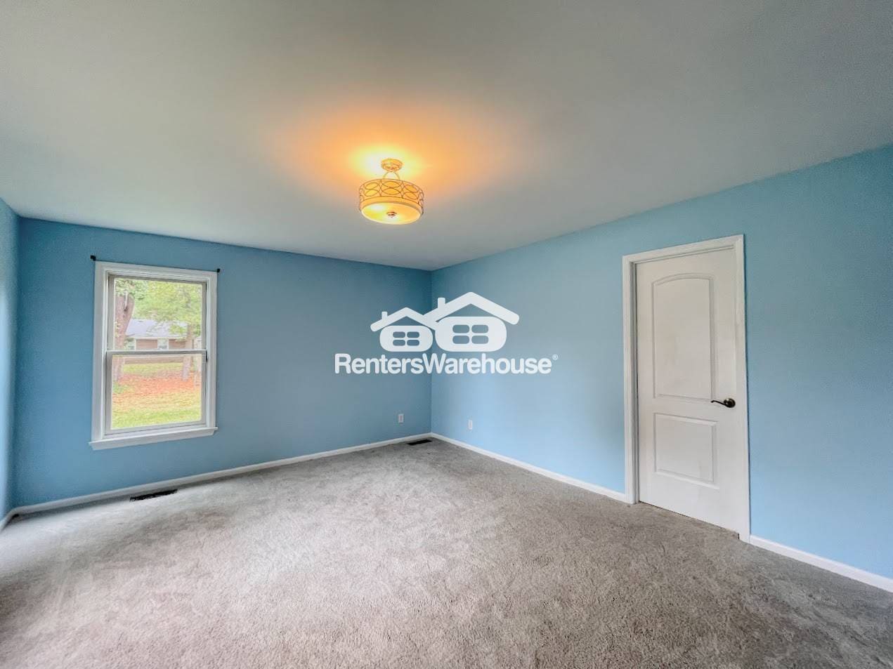 Building Photo - 3305 Camellia Dr