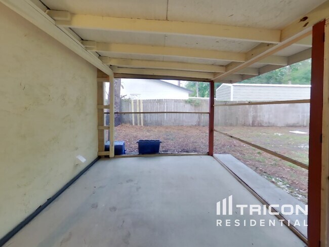 Building Photo - 2846 Tanglewood Blvd