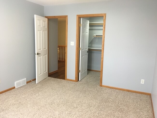 Building Photo - 5306 Meadowlark Ln