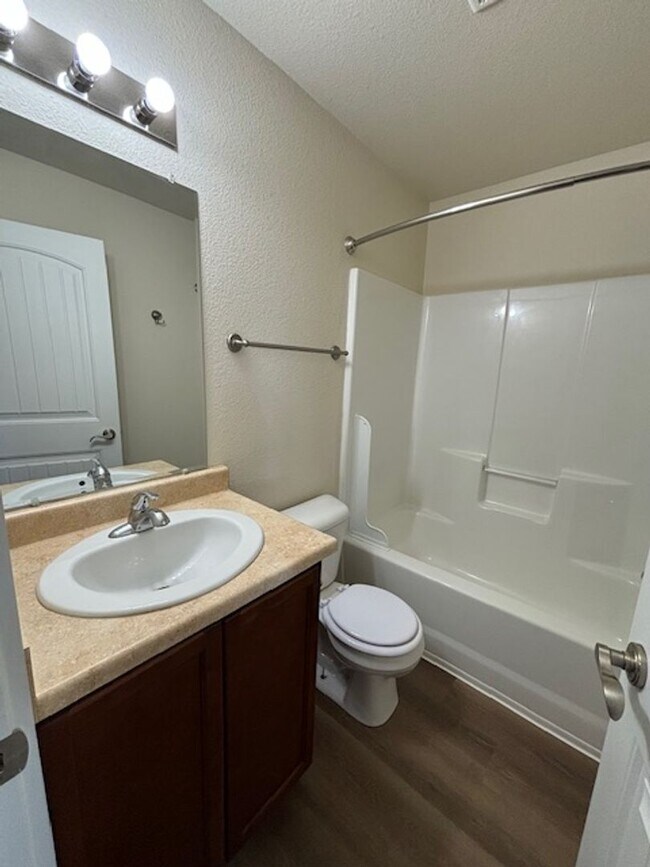 Building Photo - 115 Montalto Dr