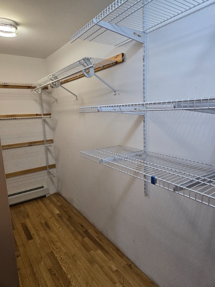 Building Photo - 2 Curt Rd