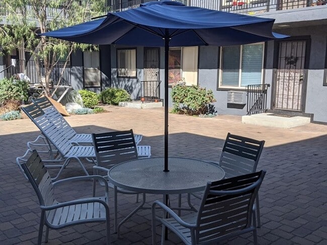 Building Photo - 1 Bedroom-1 Bathroom Single Story Condo in the La Mesa Village