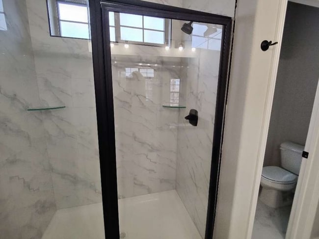 Building Photo - 19 Ventnor Cir