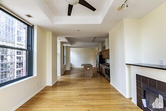 Building Photo - 3 bedroom in Chicago IL 60606