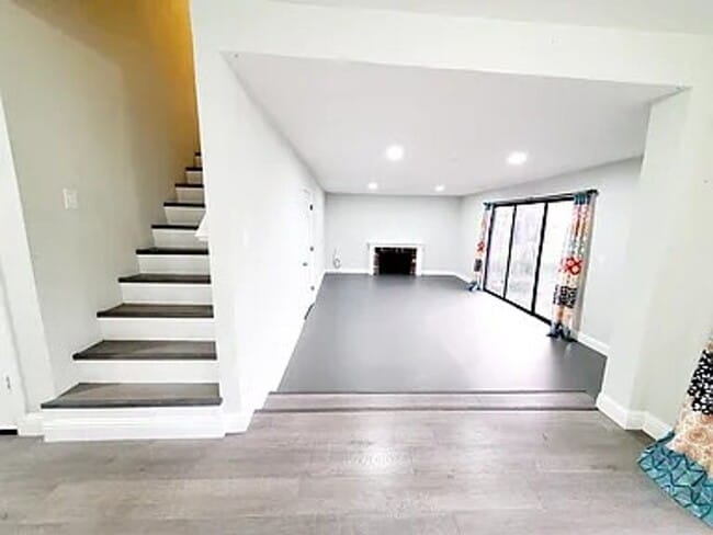 Building Photo - Spacious 2 Story Home With Lincoln Schools