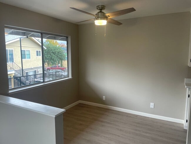 Building Photo - 1136 Francisco Ave