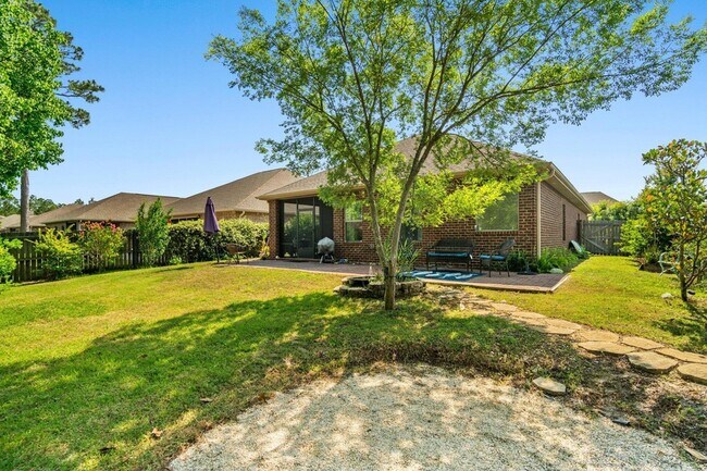 Building Photo - 282 Whispering Lake Dr